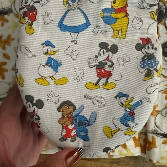 Disney Mickey Mouse Kitchen Towels and Mini Mitts Set 8 piece set NEW NWT - Picture 7 of 7